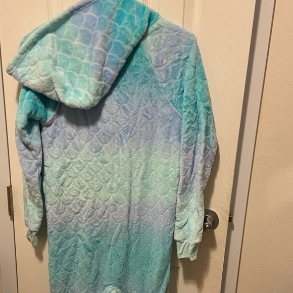 Mermaid Print Onzie EUC - Picture 2 of 5